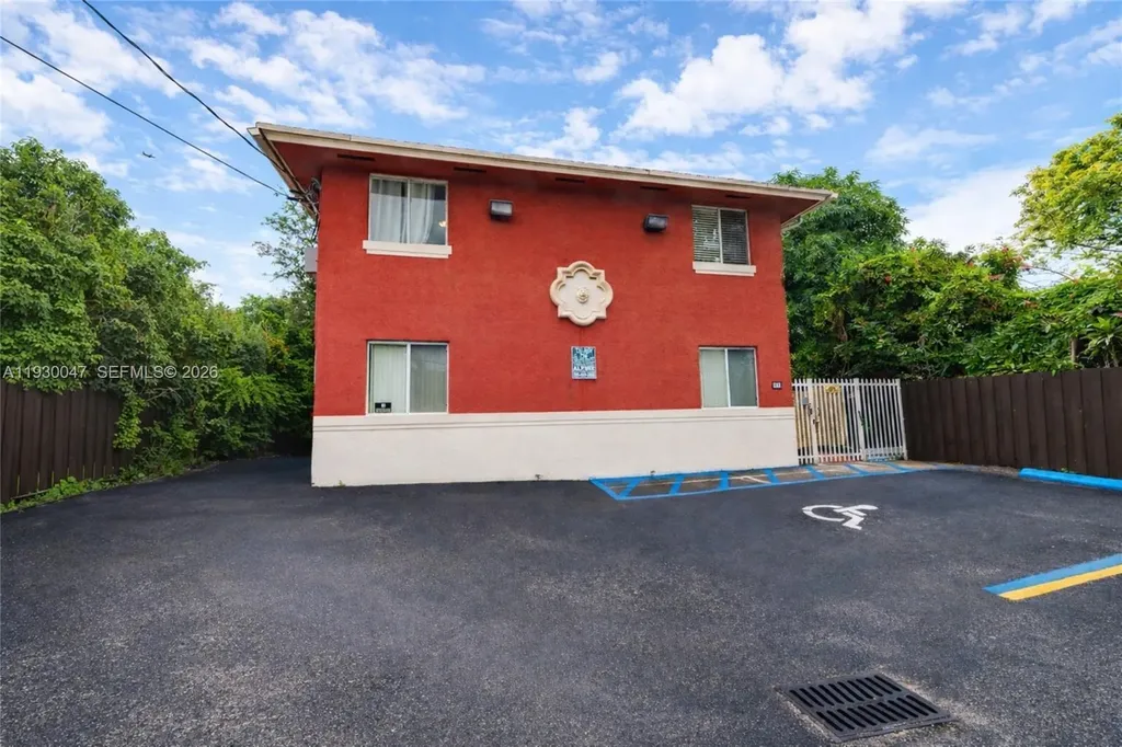 63 NW 17th Place Miami FL 33125