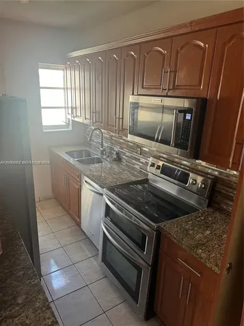 5147 NW 1st Street Miami FL 33126