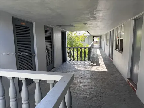 900 Tallwood Avenue Hollywood FL 33021