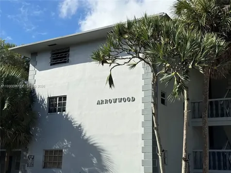 900 Tallwood Avenue Hollywood FL 33021
