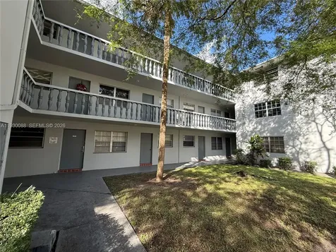 900 Tallwood Avenue Hollywood FL 33021