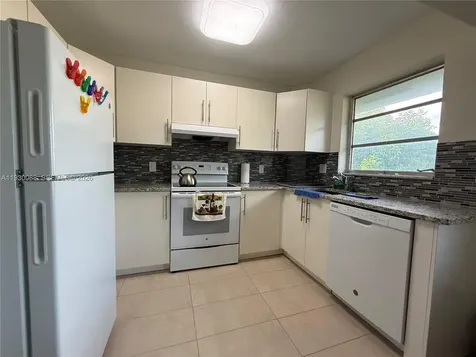 900 Tallwood Avenue Hollywood FL 33021