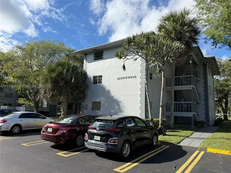 900 Tallwood Avenue Hollywood FL 33021