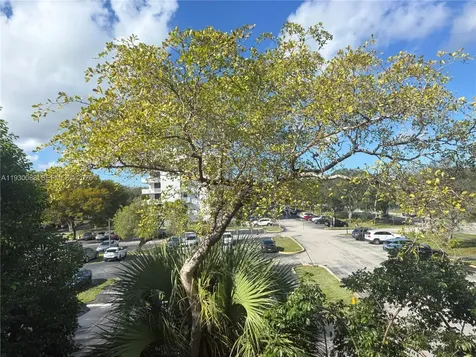 900 Tallwood Avenue Hollywood FL 33021