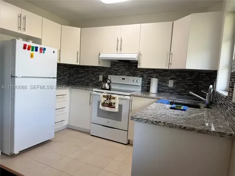 900 Tallwood Avenue Hollywood FL 33021