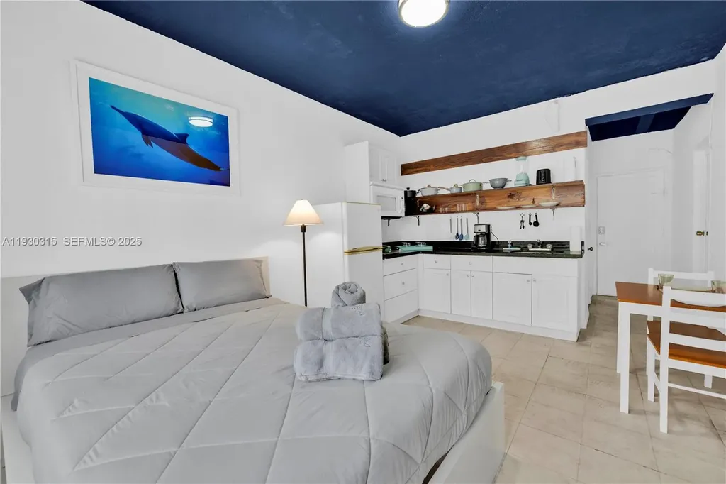 255 W 24th Street Miami Beach FL 33140