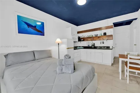 255 W 24th Street Miami Beach FL 33140