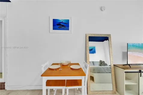 255 W 24th Street Miami Beach FL 33140