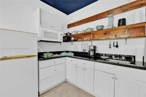 255 W 24th Street Miami Beach FL 33140