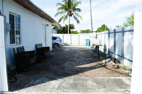 2955 NW 102nd Street Miami FL 33147