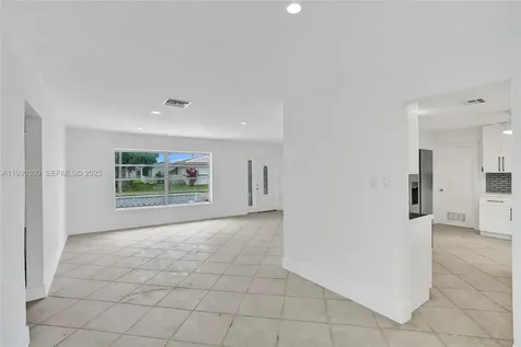 5810 NW 81st Avenue Tamarac FL 33321
