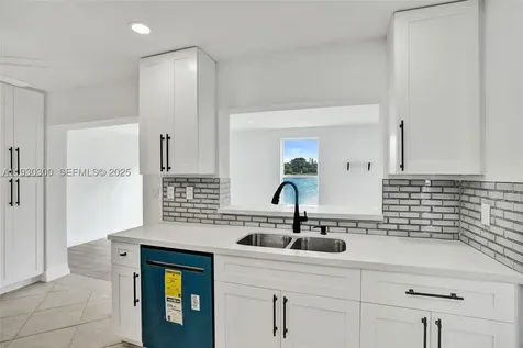 5810 NW 81st Avenue Tamarac FL 33321