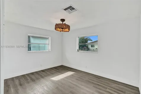 5810 NW 81st Avenue Tamarac FL 33321