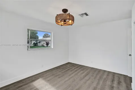 5810 NW 81st Avenue Tamarac FL 33321