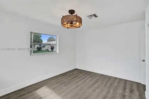 5810 NW 81st Avenue Tamarac FL 33321