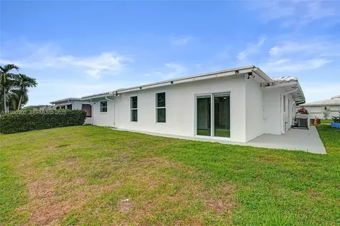 5810 NW 81st Avenue Tamarac FL 33321