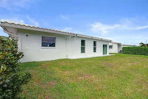 5810 NW 81st Avenue Tamarac FL 33321