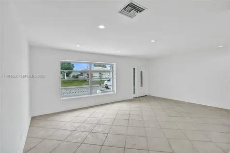 5810 NW 81st Avenue Tamarac FL 33321