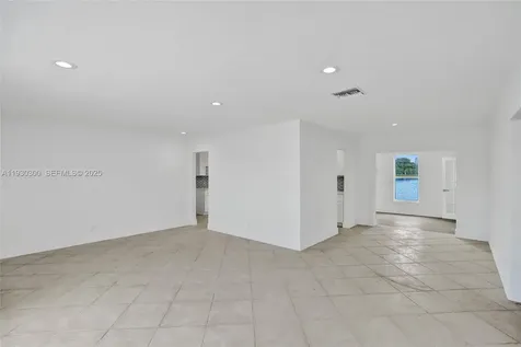 5810 NW 81st Avenue Tamarac FL 33321