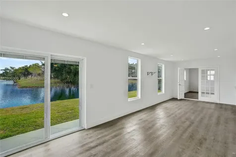 5810 NW 81st Avenue Tamarac FL 33321