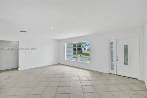5810 NW 81st Avenue Tamarac FL 33321
