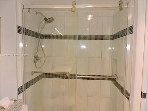 324 SE 10th Street Dania Beach FL 33004