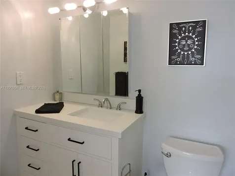 324 SE 10th Street Dania Beach FL 33004