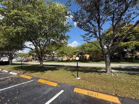 324 SE 10th Street Dania Beach FL 33004