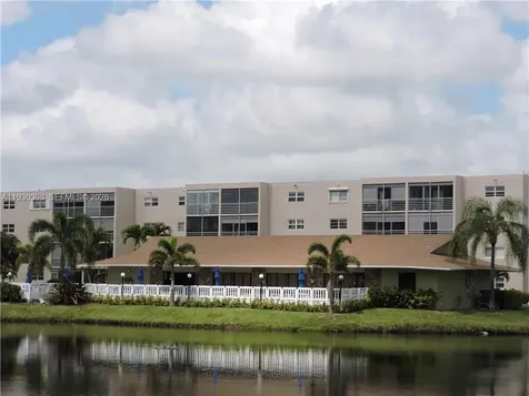 324 SE 10th Street Dania Beach FL 33004