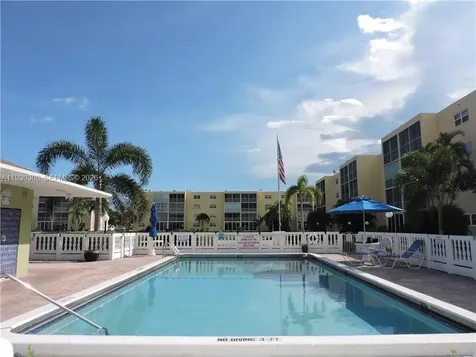 324 SE 10th Street Dania Beach FL 33004