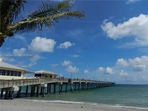 324 SE 10th Street Dania Beach FL 33004