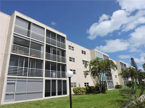 324 SE 10th Street Dania Beach FL 33004