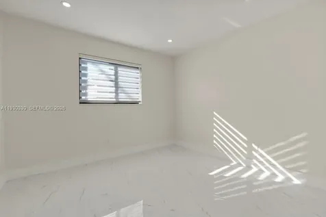 2737 W 55th Place Hialeah FL 33016