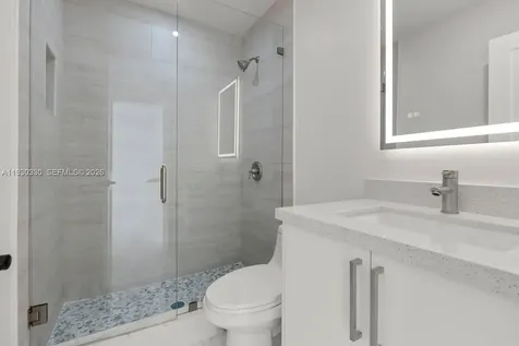 2737 W 55th Place Hialeah FL 33016