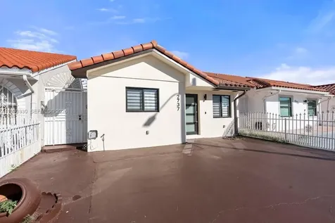 2737 W 55th Place Hialeah FL 33016