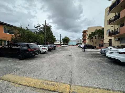 677 SW 9th Avenue Miami FL 33130