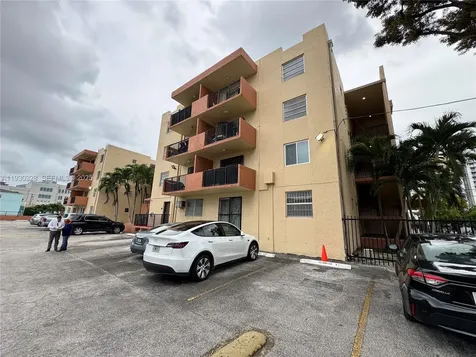677 SW 9th Avenue Miami FL 33130