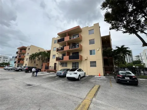 677 SW 9th Avenue Miami FL 33130