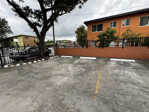 677 SW 9th Avenue Miami FL 33130