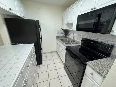 677 SW 9th Avenue Miami FL 33130