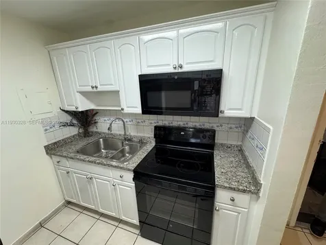 677 SW 9th Avenue Miami FL 33130