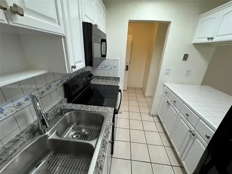 677 SW 9th Avenue Miami FL 33130