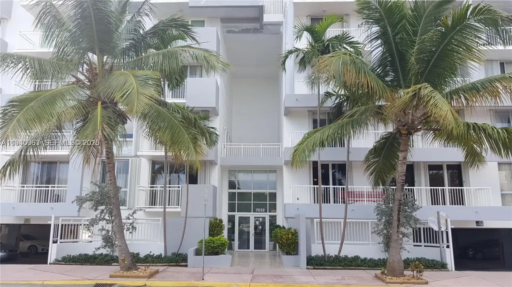 7832 Collins Avenue Miami Beach FL 33141