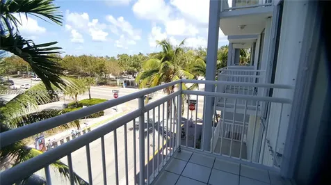 7832 Collins Avenue Miami Beach FL 33141