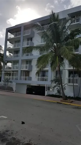 7832 Collins Avenue Miami Beach FL 33141