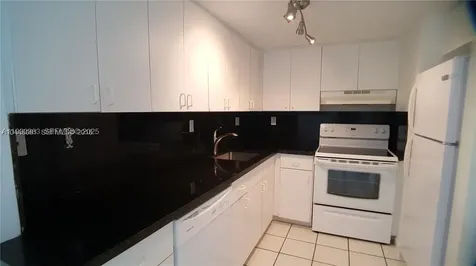 7832 Collins Avenue Miami Beach FL 33141