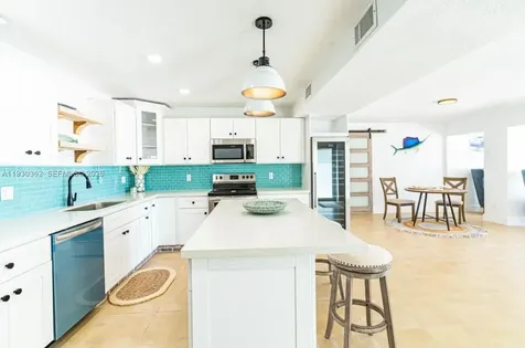 75433 Overseas Highway Islamorada FL 33036