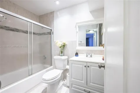 2811 N Pine Island Road Sunrise FL 33322