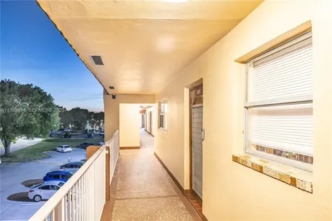 2811 N Pine Island Road Sunrise FL 33322