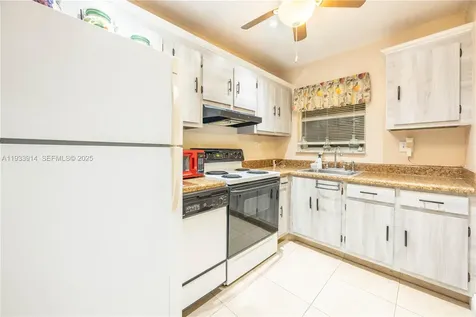 2811 N Pine Island Road Sunrise FL 33322